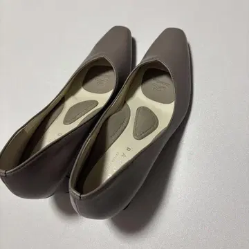 새상품급 RAKUNA SEITAI PUMPS 라쿠나 23.0