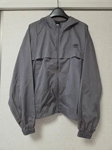 UMBRO x PUBLUX/엄브로 원포인트 자수 시어 블루종