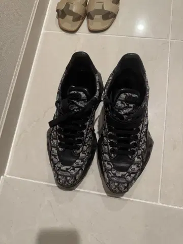 JIMMY CHOO 라메 믹스 스니커즈