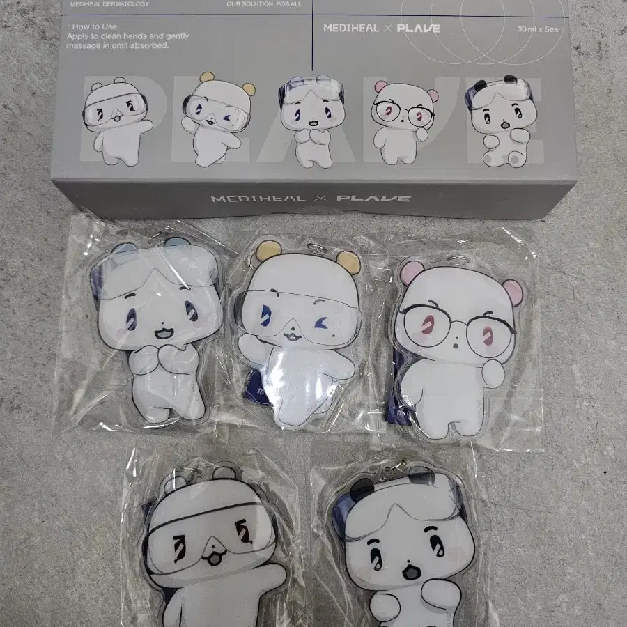 PLAVE | 플레이브 (Bulk) Plave Mediheal Hand Cream + Mirror