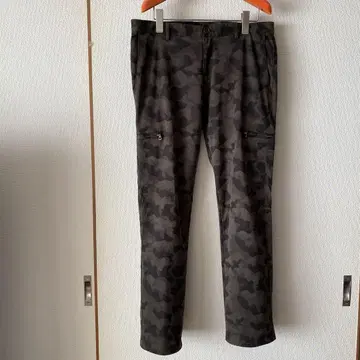 칼빈 클라인 카모플라주 패턴 슬림 슬랙스