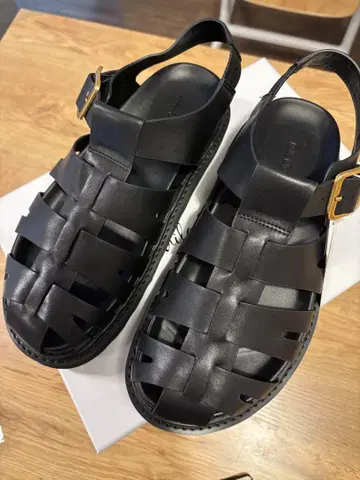 미라오언 글루카 샌들 38