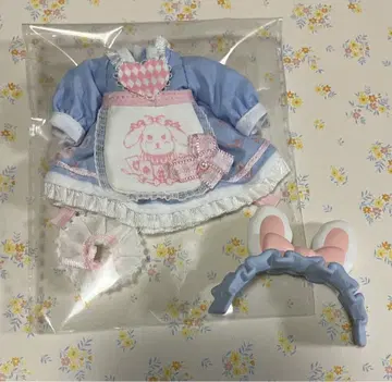 리롤로 동화 집 아리사의 옷과 머리띠