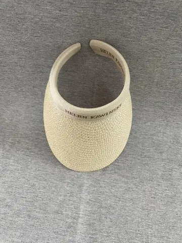 베이지 색상 선바이저 M