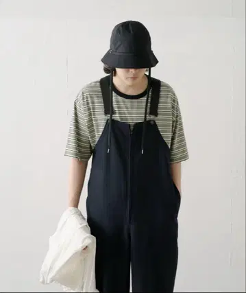 유머러스한 U.S.N 데키 팬츠 사이즈 2 카스타네