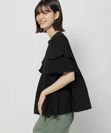 니코앤드 프릴 절개 페플럼 티셔츠 새상품