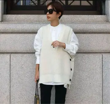 마챠트 사이드 버튼 니트 베스트