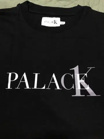 미품 PALACE CK 팔레스 칼빈 클라인 콜라보레이션 티셔츠 검정 XL