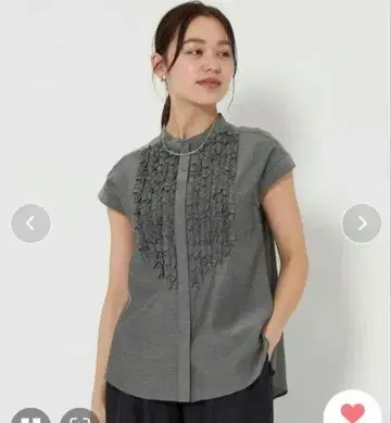신품 그린라벨 릴랙싱 톱 블라우스 그레이 프릴