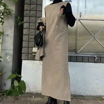 새상품급 윌프리 pencil line tweed no sleeve OP