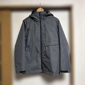 다크 그레이 후드 달린 마운틴 파커