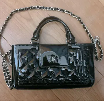 riu 숄더백 Enamel quilting phone bag