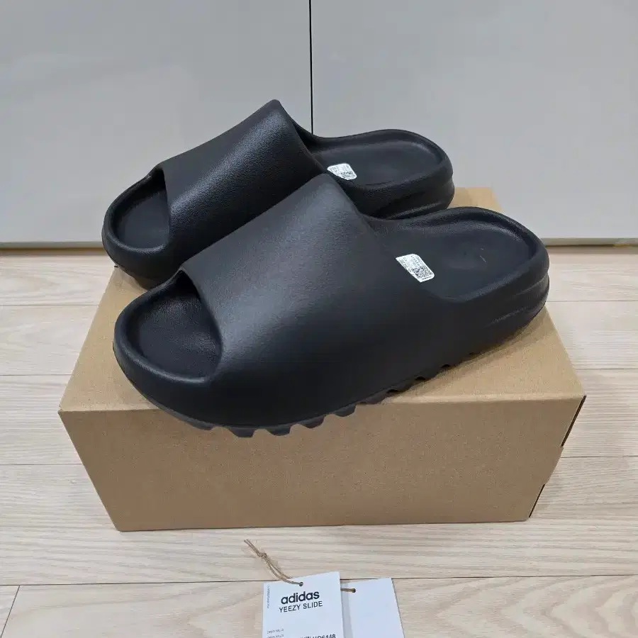 YEEZY SLIDE ONXY 255 早い者勝ち】YEEZY Slide Onyx イージー