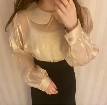 둥근 카라 블라우스