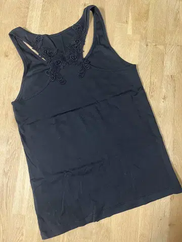 로이스 크레이 블랙 탱크톱 M