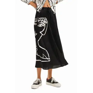 디지그알 아티페이스 미디 스커트 블랙 Desigual