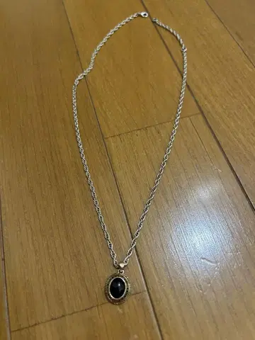 HUF 오벌 스톤 목걸이
