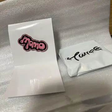 TWICE 핀 배지 모모