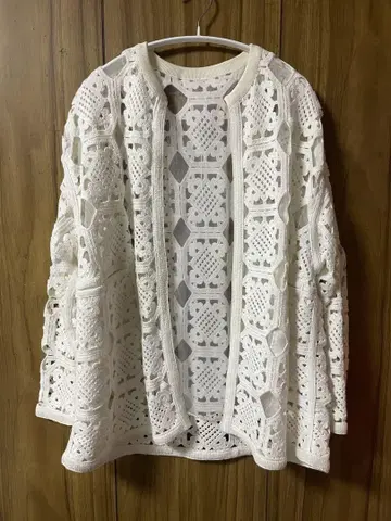 볼지 스퀘어 모티프 자수 노칼라 재킷