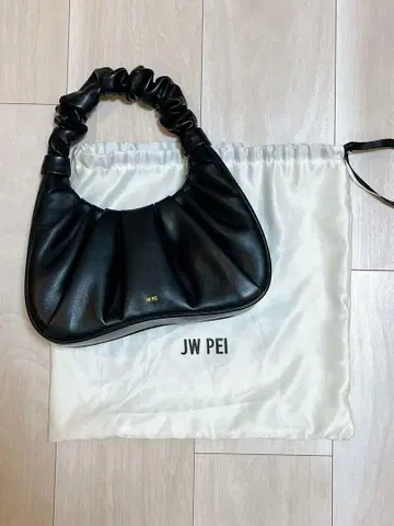 JW PEI Gabbi 핸드백 블랙