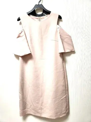 오프숄더 핑크 원피스