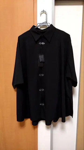 택 포함 새상품 HARE 메탈 버튼 턱 오버 셔츠