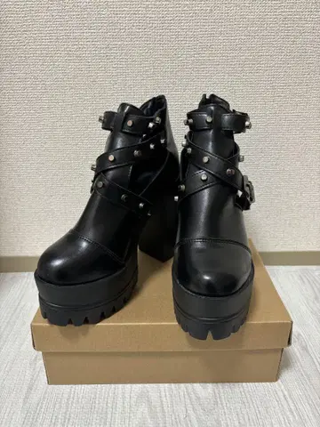 스터드 청키힐 부츠 펑크 블랙