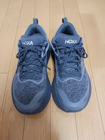HOKA 본다이 8 그레이