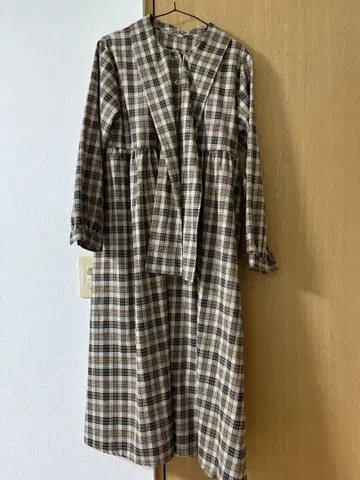 과 레트로 보타이 체크 티어드 원피스