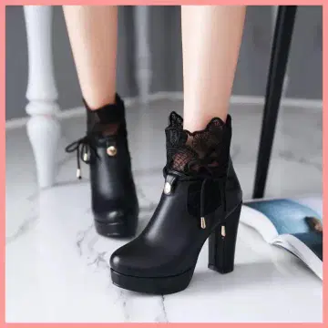 레이스 달린 블랙 부티 하이힐