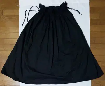 ZARA 볼륨 갭 블랙 스커트