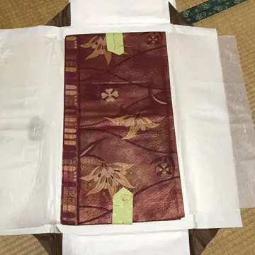 띠 고정 실 포함