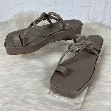 신품 ROKOTA 로코타 탭 라인 샌들 그레 24.5cm