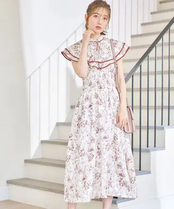 폭스와 꽃이 장식된 월드 주이 프린트 케이프 칼라 허리 셔링 원피스