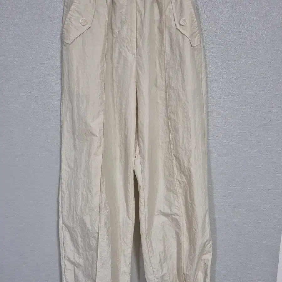 Nylon wide-leg pants Pin-tuck balloon straps on Bunjang