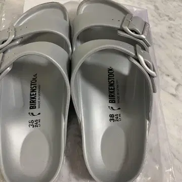 BRIKENSTOK 실버 샌들 사이즈 38