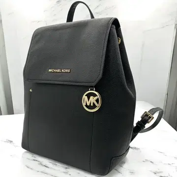 마이클코어스 백팩 가죽 주름 MK 로고 골드 금장 장식 블랙