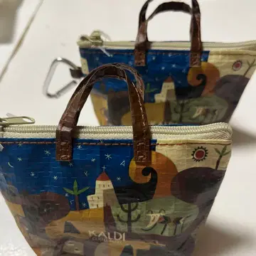 칼디 전설 카라비나 부착 미니 백 2개