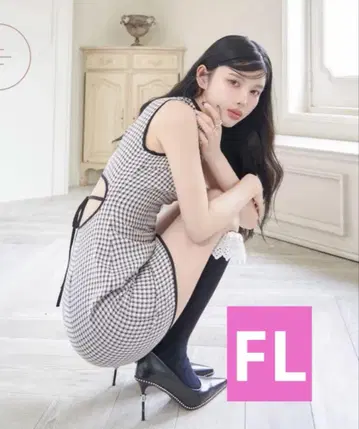 darich 다리치 허리 오픈 체크 미니 원피스