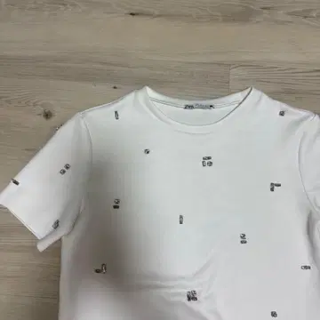 ZARA 비즈 장식이 있는 화이트 원피스
