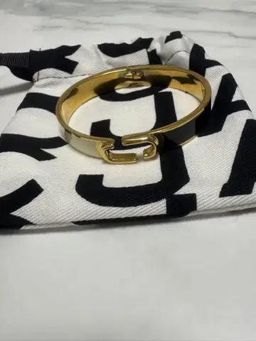 MARC JACOBS 뱅글
