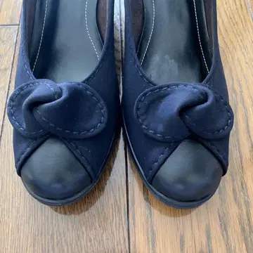 허브 펌프스 리본 24.5cm