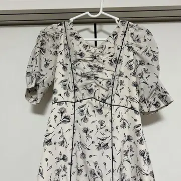 COCODEAL 티어드 머메이드 플레어 원피스