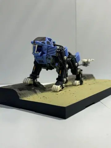 플라스틱 모델 조이드 조립 완료 토미테크 실드라이거 MSS