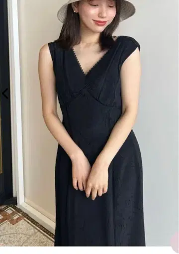 그녀의 입술과 원피스
