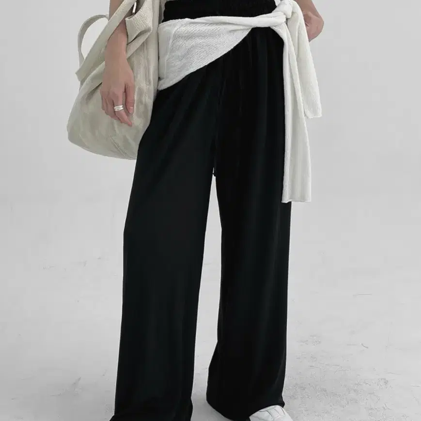 BlackUp Linket Cargo Bermuda Banding Pants on Bunjang Global