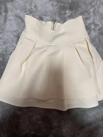 michellMacaron 슬림 레그 스커트 아이보리 S