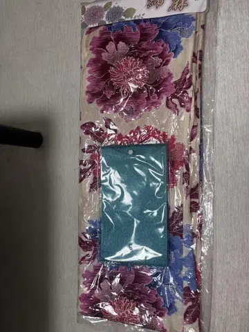 파란색 꽃무늬 장식 띠