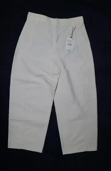 미사용 새상품 ZARA 화이트 와이드 팬츠 M 여성용