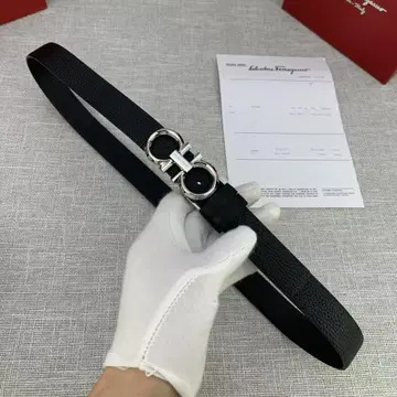 페라가모 여성용 벨트 2.5cm 소가죽 실버 금속 장식